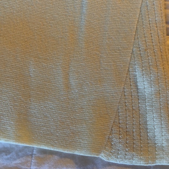 Cream merino wool jacket/cardigan.Ribbed back and sleeves contrast with the knit - Picture 7 of 10